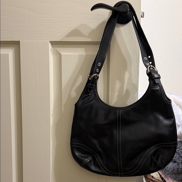 Handbags - Coach Elegant Black Leather Shoulder Bag
